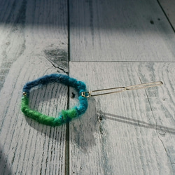 グラデーション毛糸のフレームヘアピン（ダボピン） 3枚目の画像
