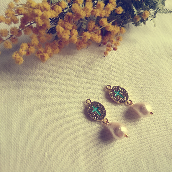 Turquoise × Cotton Pearl リバーシブル ピアス／ノンホールピアス 2枚目の画像