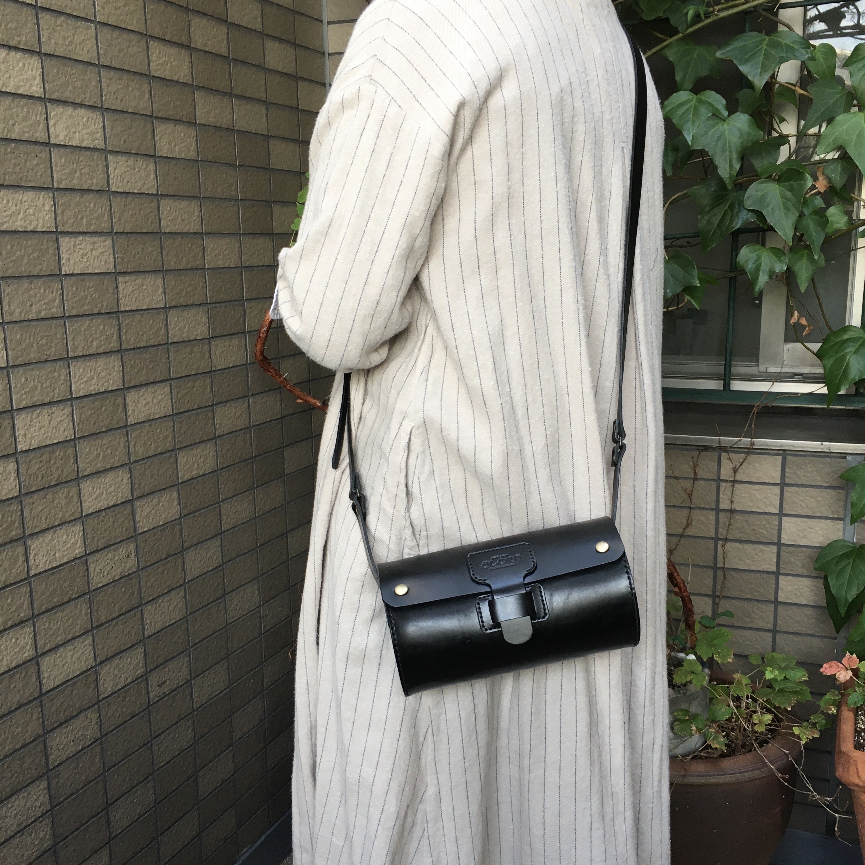 ショルダーバック　ビトンヌメ革　手縫い ショルダーバック ビトンヌメ革 手縫い
