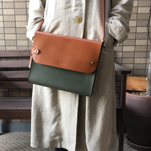 Uni&co. MESSENGER BAG (M)/DARK GREEN