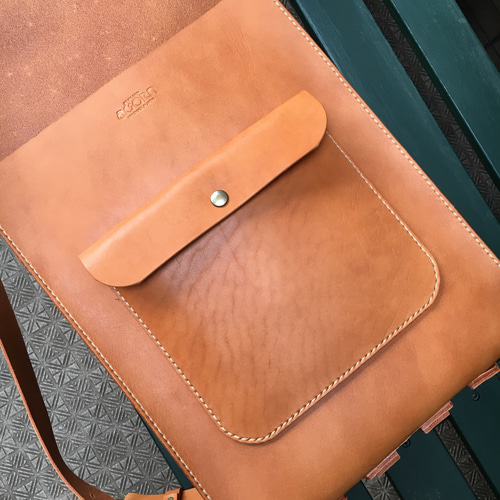 フルフラップリュック ヌメ革　キャメル ヌメ革 フルフラップリュック バックパック キャメル 手縫い ☆送料