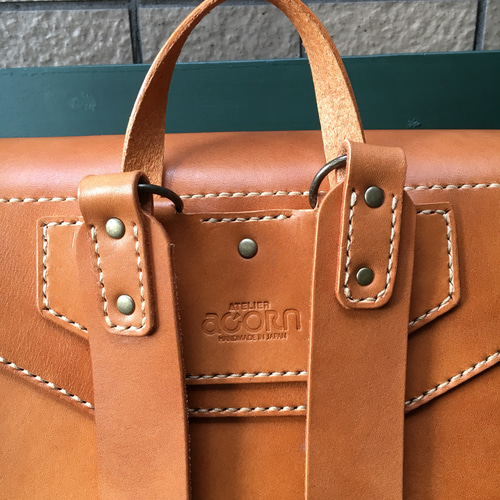 フルフラップリュック ヌメ革　キャメル ヌメ革 フルフラップリュック バックパック キャメル 手縫い ☆送料