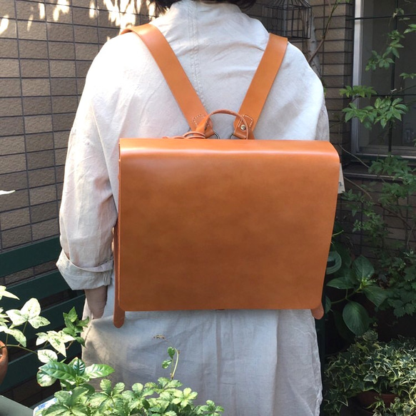 受注製作》ヌメ革 フルフラップリュック 横型 キャメル 手縫い