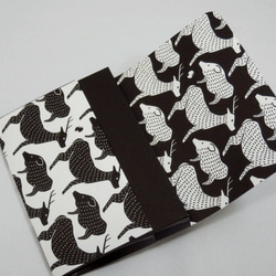 紙のカードケース　動物シリーズ「イノシカチョウ（白ベース）」 3枚目の画像