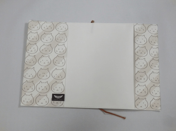 布と紙の文庫本カバー　「ねこストライプ」 3枚目の画像