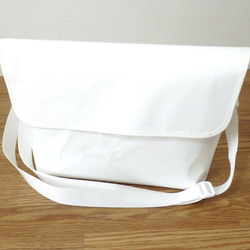 paper messengerbag　Lサイズ（無地：白）※オーダー製作 1枚目の画像