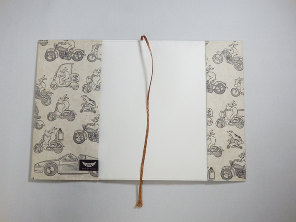 布と紙の文庫本カバー　「戯画バイク」 2枚目の画像