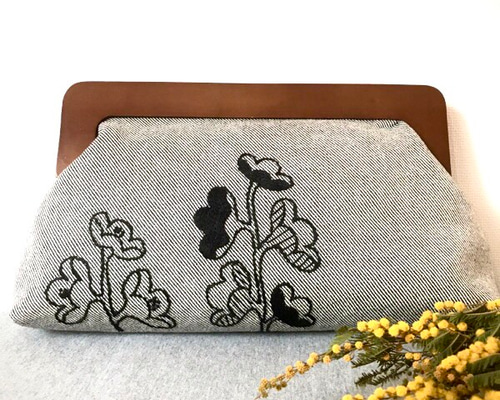 手刺繍 クラッチバッグ ウッドハンドル ボタニカル クラッチ 