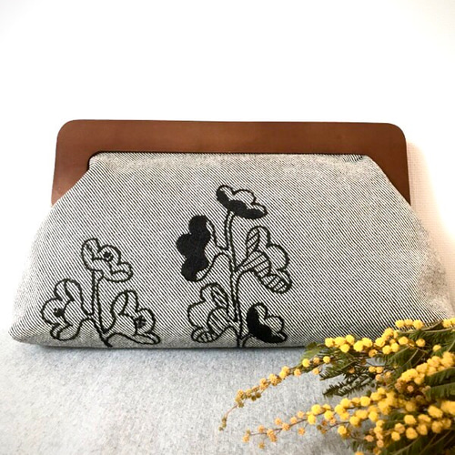 手刺繍 クラッチバッグ ウッドハンドル ボタニカル クラッチ