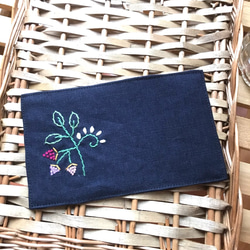 めるこ♡ ウエイト枠 刺繍イニシャルポーチ♡ イニシャル刺繍のミニバネ口ポーチ - LAISSE PASSE GALLERY