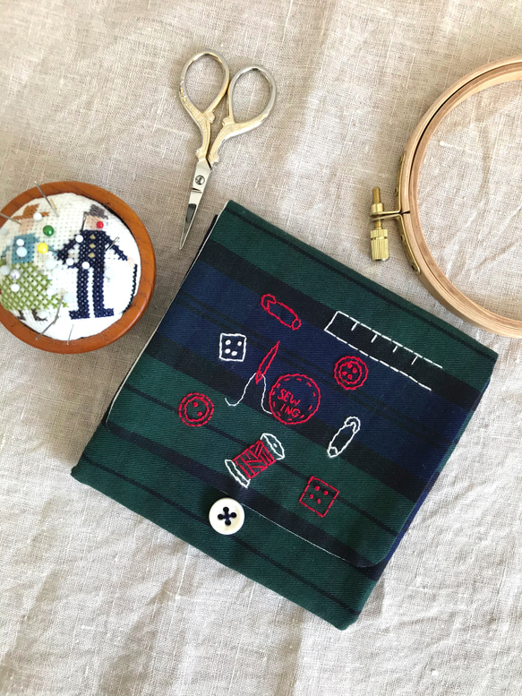 ずぃ♡ ウエイト枠 刺繍イニシャルポーチ♡ イニシャルポーチ❤︎ | irodorikoubouumui's STORE