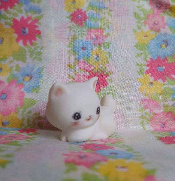 ビスク猫（白） 2枚目の画像