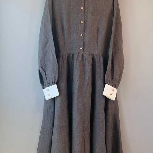 配色丸襟.カフスのレトロワンピース(チャコールブラウン) ワンピース  