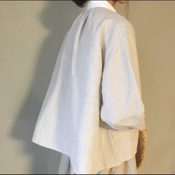 「30%値下げ」配色襟リネンシャツブラウス(生成り色/白襟) 4枚目の画像