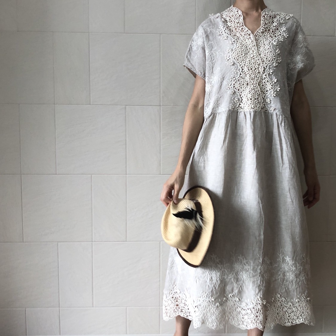 Vネックレースワンピース(生成)
