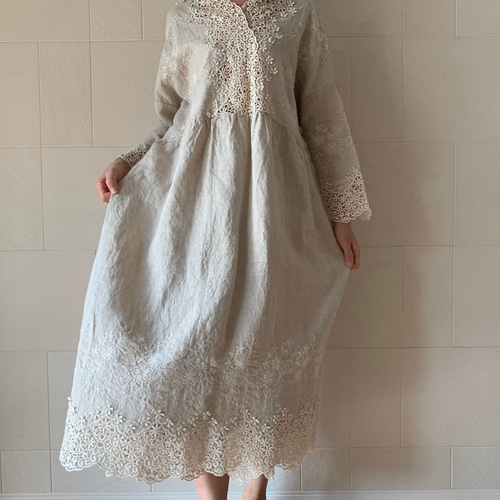 【美品】　ito hari イトハリ　リネン　Vネック　ロングワンピース　レース Vネックレースリネンワンピース(長袖) ワンピース Ito-hari 通販