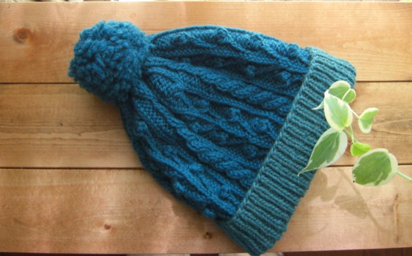 アルパカメリノ　木の実もようの帽子(ブルー）Ｍ～Ｌ 送料無料 2枚目の画像