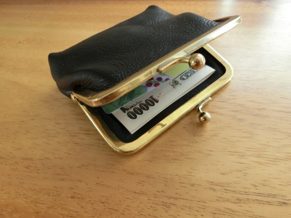 真鍮製がま口のヌメ革財布（ブラック） 3枚目の画像