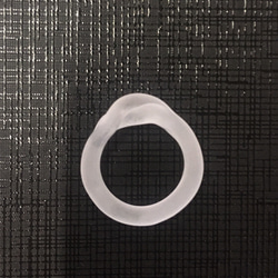 シンプル ガラスの指輪 3枚目の画像