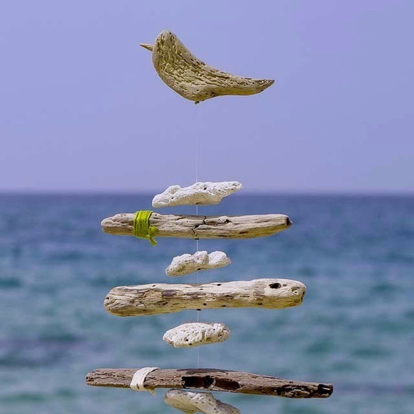 流木のサンキャッチャー流木の鳥付き 2枚目の画像