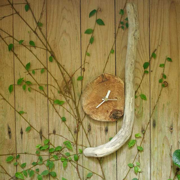 【送料無料】 流木の壁掛け時計、縦横兼用－５　 1枚目の画像