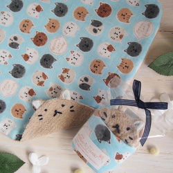 ねこちゃん大判タオルハンカチ♡茶色猫ちゃん(たくさんのねこ柄