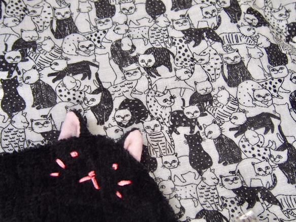 ラスト１匹！黒猫ちゃん大判タオルハンカチ♡黒猫ちゃん×猫柄 2枚目の画像