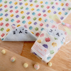 ねこちゃん大判タオルハンカチ♡サックス猫ちゃん(カラフルねこ柄