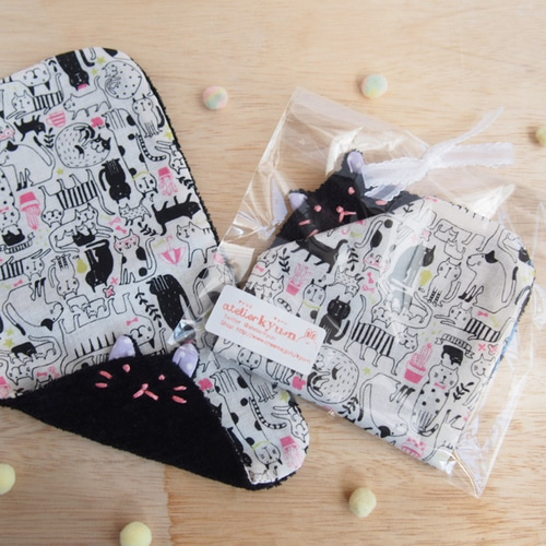 ねこちゃん二つ折りハンカチ♡ 黒猫（おしゃれ猫柄） ハンカチ