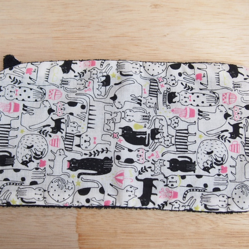 ねこちゃん二つ折りハンカチ♡ 黒猫（おしゃれ猫柄） ハンカチ