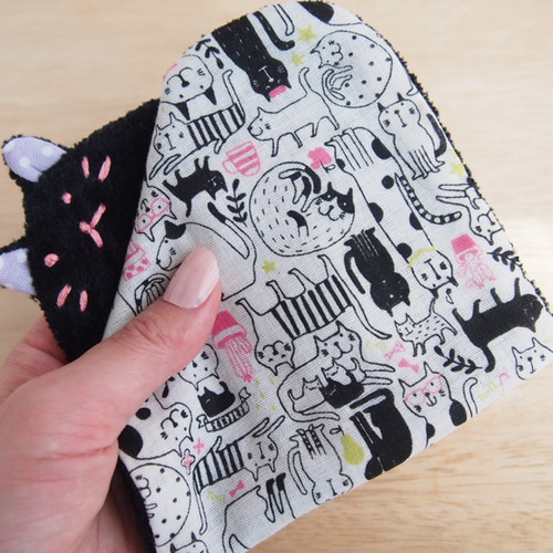 ねこちゃん二つ折りハンカチ♡ 黒猫（おしゃれ猫柄） ハンカチ