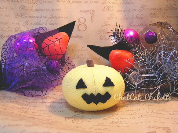 ハロウィンかぼちゃ縫いぐるみ（黄ストライプ） 1枚目の画像