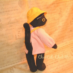 【受注製作】幼稚園 黒猫縫いぐるみ（ピンク） 2枚目の画像
