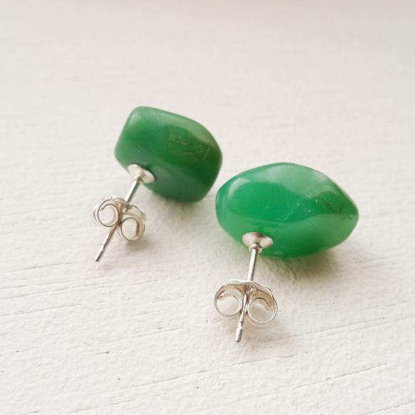 鉱物ピアス <chrysoprase クリソプレーズ 1> 3枚目の画像