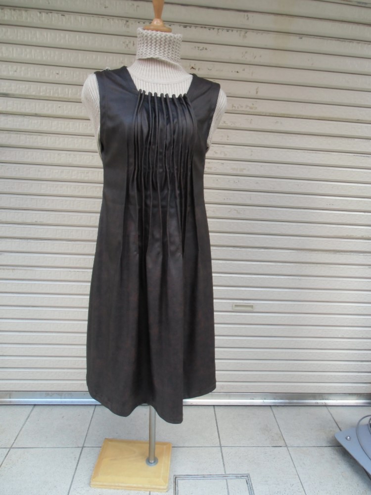 胸プリーツのジャンバースカート 17,250円