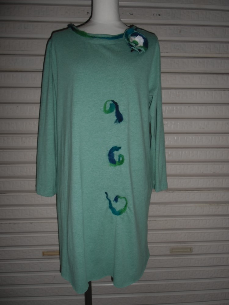 コサージュ付きチュニック