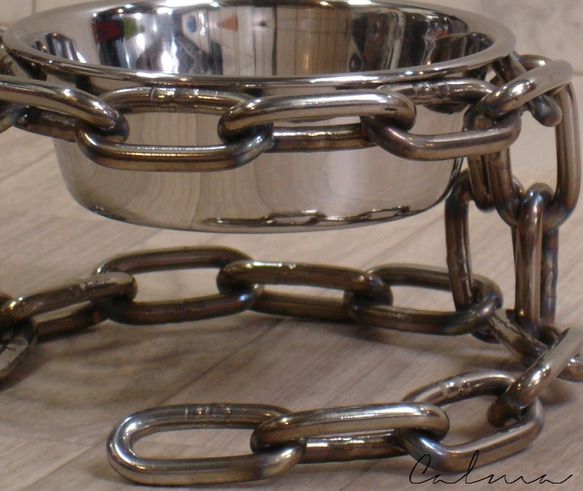 超小型犬～猫用　シングル　食器台　鎖(チェーン）ステンレス　溶接焼け色　食器付き　フードテーブル　アンティーク 5枚目の画像
