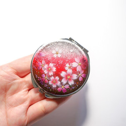 名入れ無料 丸ミラー　紅桜　コンパクトミラー 銀箔 3枚目の画像