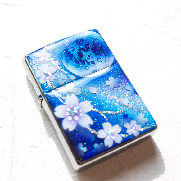 名入れ無料 手描き ZIPPO 蒼月と桜 ジッポ ライター 箱付き　銀箔 3枚目の画像