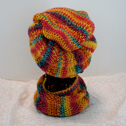 ストレッチ編みの、くしゅくしゅニット帽とネックウォーマーセット　ポップカラー系 3枚目の画像
