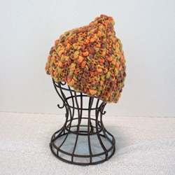【値下】ストレッチ編みの、カラフルロービング変わり糸のとんがりニット帽　オレンジ系 3枚目の画像