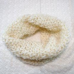 【特価】くるくるモヘア毛糸のネックウォーマー　オフホワイト 6枚目の画像