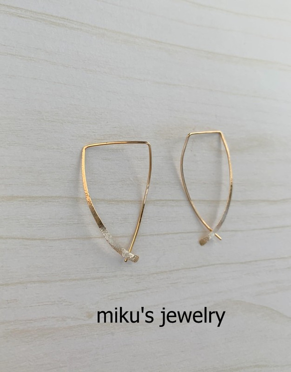 14kgf curved hoop earrings 5枚目の画像