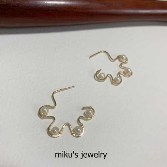 14kgf flower hoop earrings 3枚目の画像