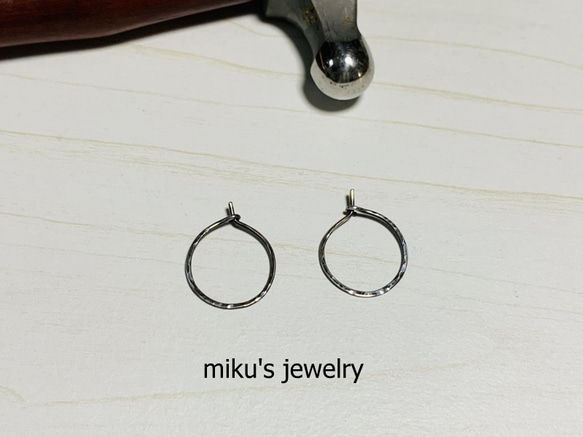 ss 925 oxidized  mini hoop earrings 3枚目の画像