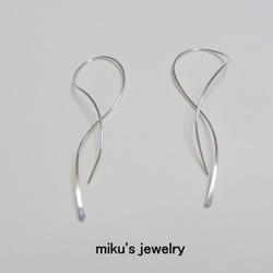 silver 925 long curvy hoop ピアス 2枚目の画像