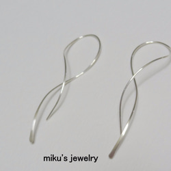 silver 925 long curvy hoop ピアス 3枚目の画像