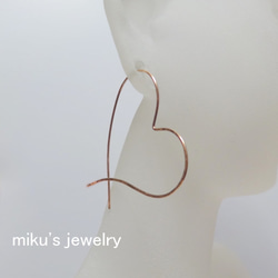 14kgf pink textured hoop earrings 1枚目の画像