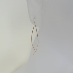 14kgf curvy hoop ピアス 4枚目の画像