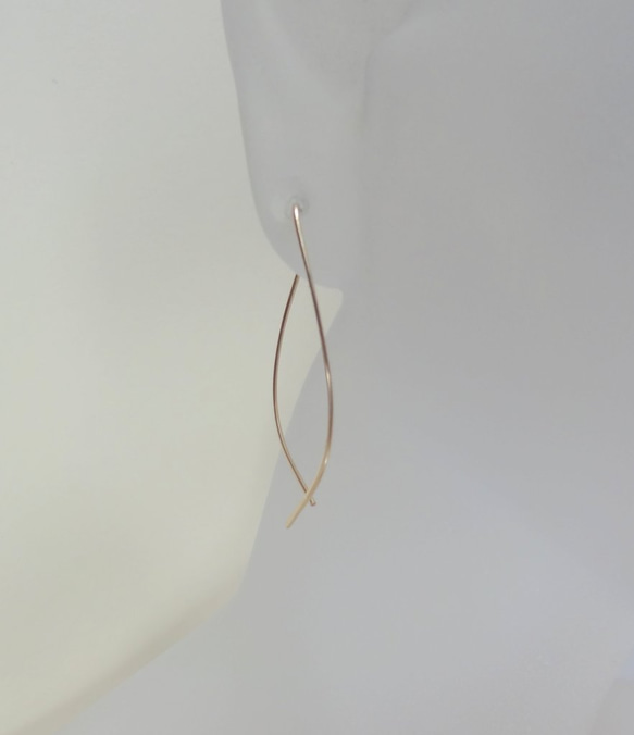 14kgf curvy hoop ピアス 4枚目の画像